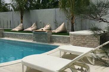 旅馆 Kelapa Surf Villa