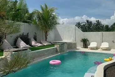 Hospedaria Kelapa Surf Villa