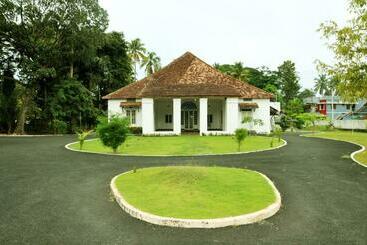 Bed and Breakfast Csi Heritage Bungalow