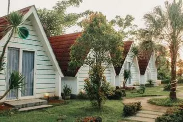 Hotelli Seaside Villa & Muse Beach Resto