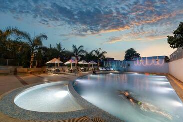 Hotel The Competent Palace