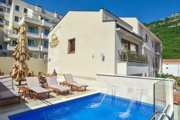 Vistamar Hotel & Apartments