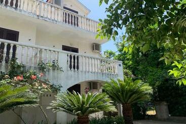 پانسیون House Irena