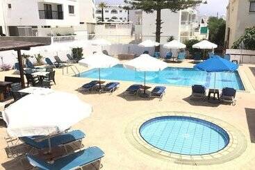 Florea Hotel Apartments