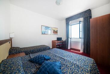 בית מלון כפרי Italia & Lombardi