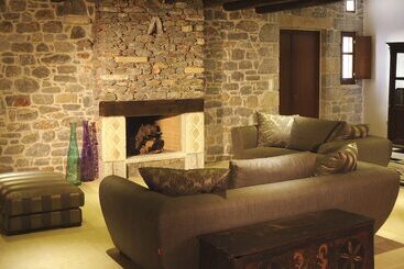 בית מלון כפרי Xemoni