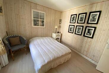 Turistlägenheter Oriane Jolie Maison Proche Plage