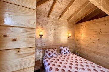 Жильё для туристов Casute In Copac & Case A Frame