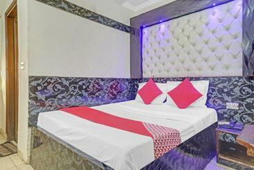 בית מלון כפרי Oyo 87205  Sapan Plaza