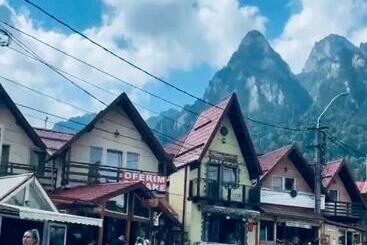 پانسیون La Coco Bușteni