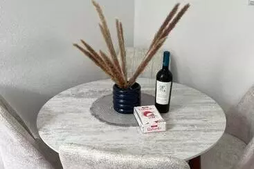 ツーリストアパートメント Apartament In Regim Hotelier Queen Medias