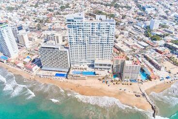 Szálloda Courtyard By Marriott Mazatlan Beach Resort