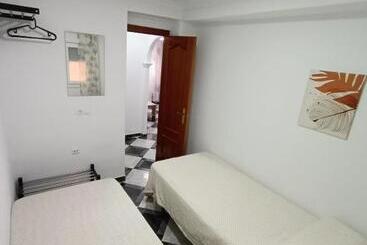 Apartamentos turísticos Piso Calidad Precio Junto A La Playa De La Victoria