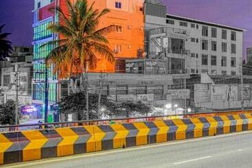 Hotel Redkey Inn Bangalore Airport