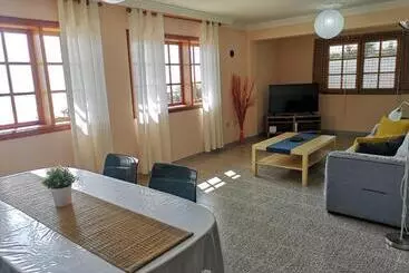 ツーリストアパートメント Sea And Mountain View Apartment