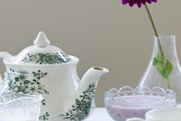 تختخواب و صبحانه Navonamyhome