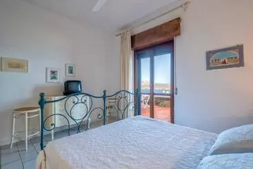 آپارتمانهای توریستها Terrazza Capofalcone