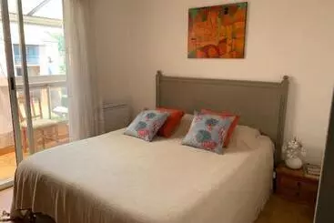 ツーリストアパートメント Confort Absolu à Sanary, L Appart De La Mer, Tout à Pied, Le Port, La Plage, Clim Et Garage