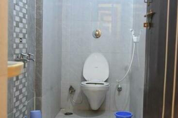 Hotel Oyo 83605  Sai Nanda