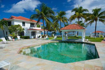 هتل Isla Bonita Yacht Club