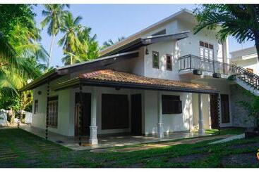 Hotel Summer Time Hiriketiya