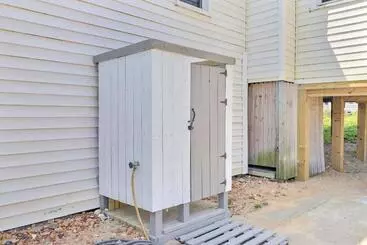 Turistihuoneistot 4119 The Dolphin Boat Across Street From Beach