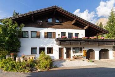 Appartamenti turistici Sirena Carezza Apartment Regenbogen