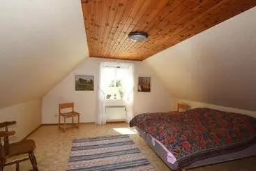 ツーリストアパートメント Cozy And Rural Holiday Accommodation 150 Meters From Lake Vanern