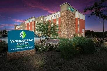 Отель Woodspring Suites Phoenixdeer Valley