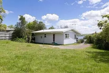 ツーリストアパートメント The J Bach  Rainbow Point Holiday Bach