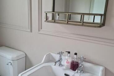 Apartamentos turísticos The Little White House