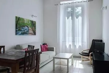 آپارتمان‌های توریست‌ها Casa Mya   Comodo Appartamento Vicino Al Porto Con Clima