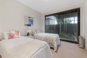 דירות לתיירים Ocean View Treetops Retreat