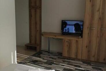 پانسیون флора поморие