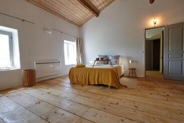 تختخواب و صبحانه Maison Tara Verte Au Mas Montredon