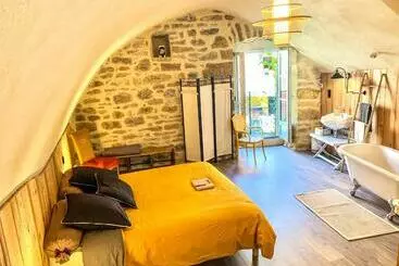 Bed and Breakfast Les Volets Rouges