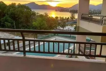 Marina Heights Hotel Residences