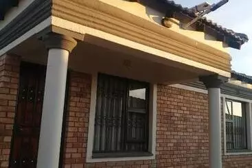 Turistihuoneistot Beautiful & Serene Airbnb House