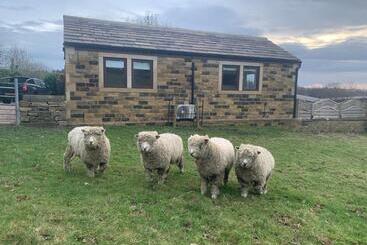 관광객 아파트 The Stables At Lower Carr Barn
