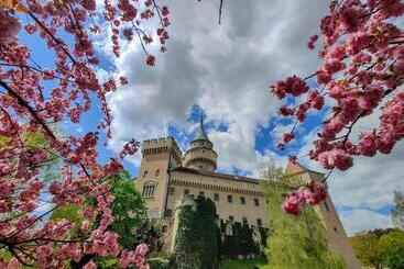 Hotel Rekreačné Zariadenie Bojnice   Nad Zámkom