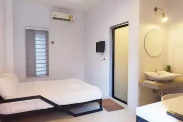Pensionat Rin Guesthouse Pracharak Rd