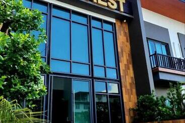 The Rest Hotel   ประจวบ
