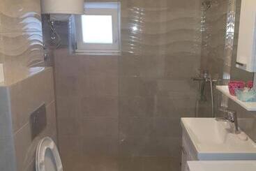 דירות לתיירים Apartment Veljović