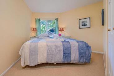 Turistlejligheder North Lake Waterfront Home