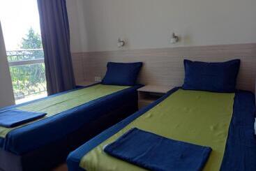 Apartamentos turísticos вила флора