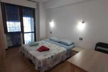 تختخواب و صبحانه Blu&blu