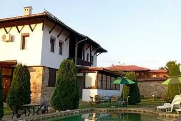 Pensió Toncho S Guest House For 16 Guests
