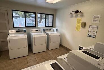 آپارتمانهای توریستها #538 Mid Town 1br, Pool, Spa, Close To Shops