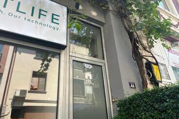 Auberge Hôtelière Vel House