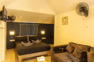 هتل آپارتمان Aussieland Bungalows